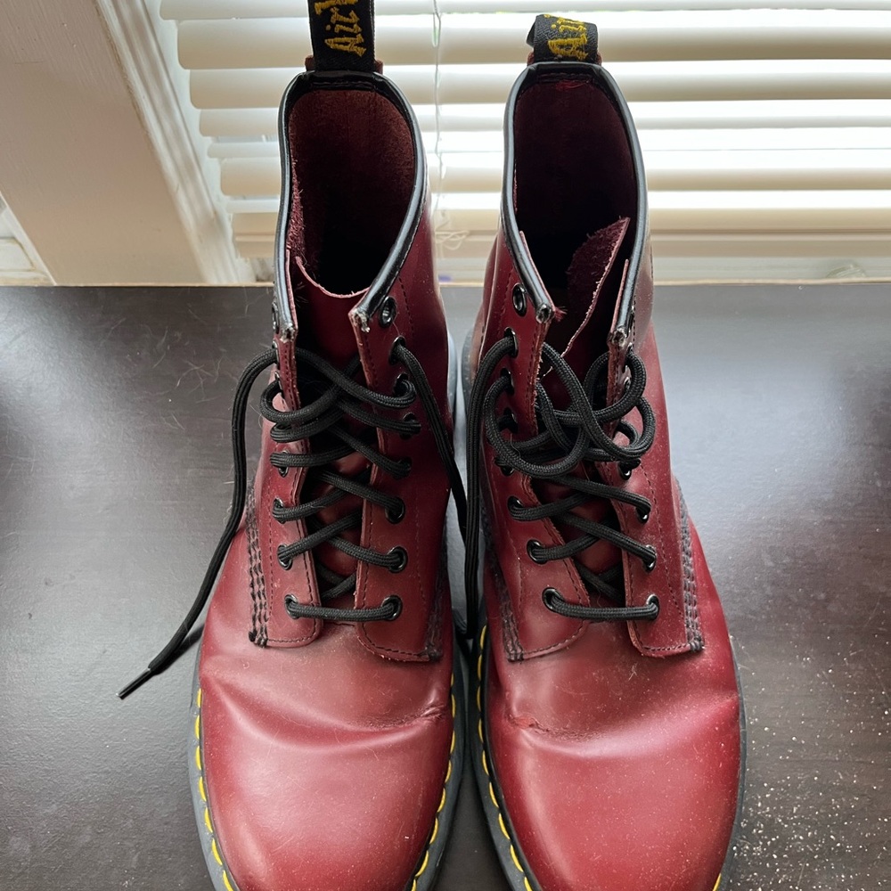 Dr. martins boots men’s US9 EU42